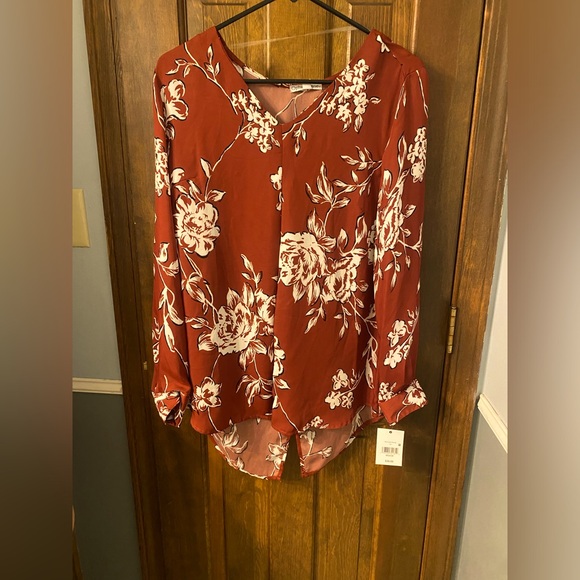 Ophelia Roe Split Black Floral Tunic - Picture 1 of 4